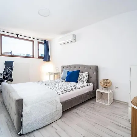 Central 2bd Next To Vitosha Bul. Appartamento