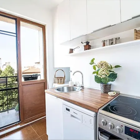 Central 2bd Next To Vitosha Bul. Sofia