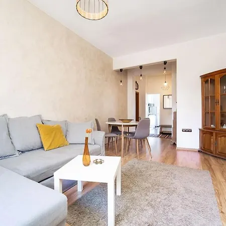 Central 2bd Next To Vitosha Bul.